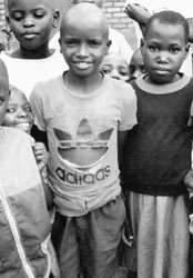 Rwandyjskie sieroty z programu pomocy Adopcja Serca