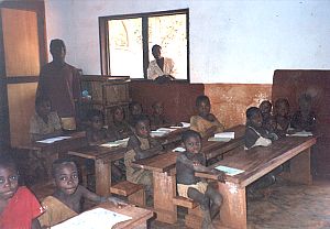 Dzieci Pigmejw Baka w szkole
