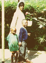 W orodku doywiania w Masaka, Rwanda, Afryka rodkowa