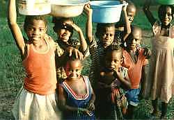 Dzieci z Kamerunu.