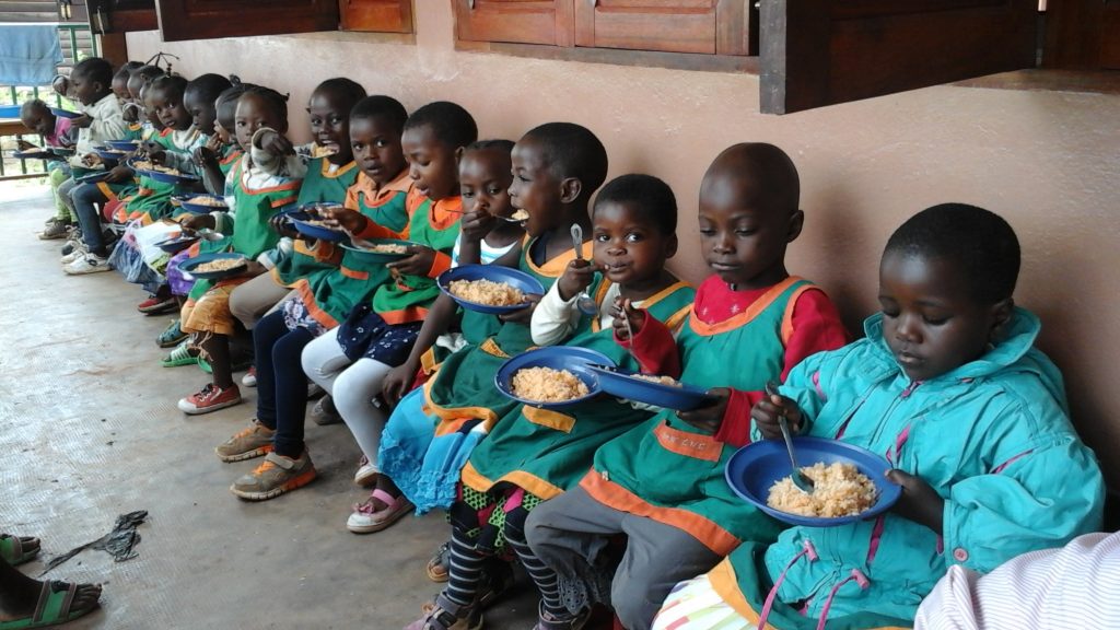 1% podatku pomoże m.in. tym dzieciom w Dimako w Kamerunie