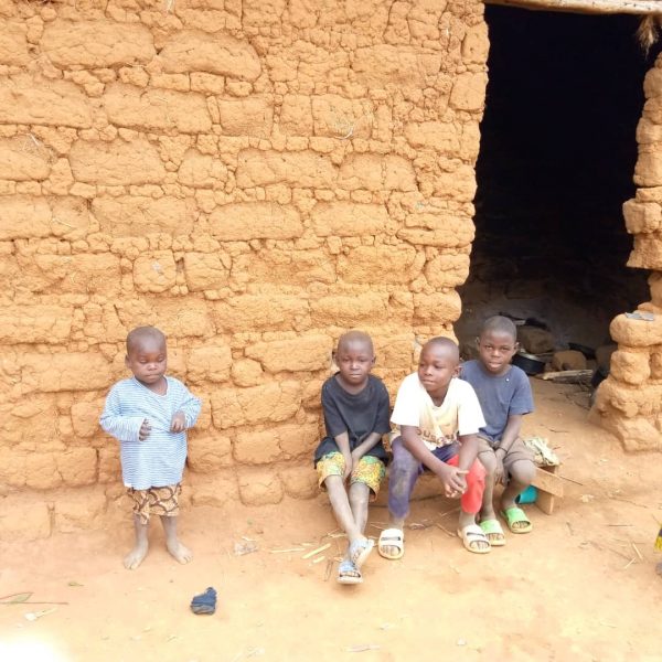 Dzieci z przedszkola w misji Bertoua w Kamerunie