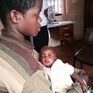 Siostry od Aniołów proszą o pomoc w zakupie leków dla przychodni w Esseng w Kamerunie 01