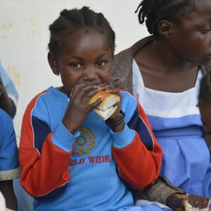 Posiłek dla dziecka - każda złotówka pomaga! Ruch Maitri pomoc Afryce Adopcja Serca pomoc ubogim pomoc humanitarna 01