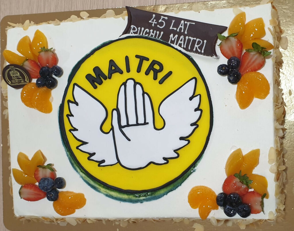 Jubileuszowy tort na 45-lecie Ruchu "Maitri"