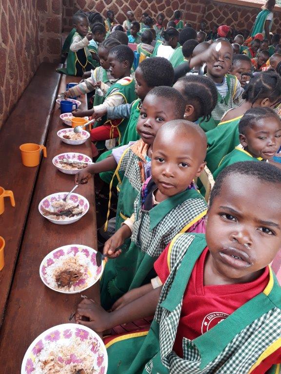 dzieci Afryki pomoc Afryce dożywianie Ruch Maitri Adocpja Serca Kamerun Doume 01