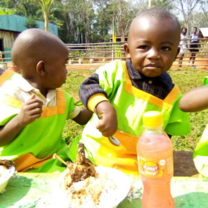 dzień dziecka w Afryce Abong-Mbang ruch Maitri Adopcja Serca Adopcja Duchowa pomoc Afryce pomoc ubogim 01