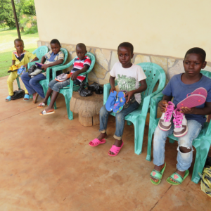 Sierociniec w Atok: budowa nowej toalety zamiast dziury w ziemi Stowarzyszenie Maitri Kamerun Adopcja Serca 04