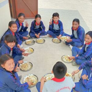 Akcja dożywiania najbiedniejszych dzieci z Kulekhani w Nepalu Maitri Adopcja Serca Adopcja Duchowa 02