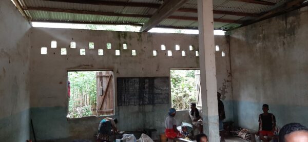 Szkoła podstawowa Św. Łukasza na Madagaskarze potrzebuje wyposażenia Adopcja Serca Maitri 03