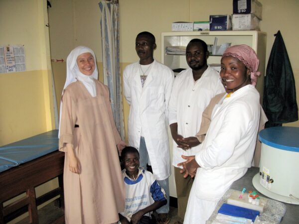 Zakup leków dla chorych pacjentów Ośrodka Zdrowia w Dimako w Kamerunie pomoc ubogim Adopcja Serca Adopcja duchowa Adopcja Maitri 03