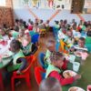 Pomoc świąteczna i dożywianie dzieci ze szkoły w Doume w Kamerunie Adopcja Serca Maitri 04