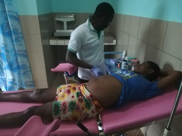 Leczenie i transport chorych do przychodni zdrowia w Djouth w Kamerunie pomoc Afryce Adopcja Serca Maitri 01