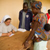 Leczenie i transport chorych do przychodni zdrowia w Djouth w Kamerunie pomoc Afryce Adopcja Serca Maitri 04