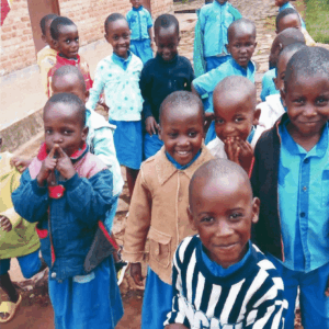 Dożywianie 250 dzieci w przedszkolu "Dzieciątka Jezus" w Gitega Songa w Burundi pomoc Afryce jałmużna pomoc ubogim Adopcja Serca Adopcja Duchowa 01