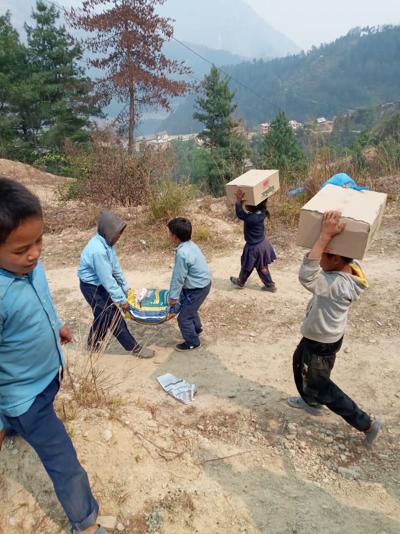 Codzienny posiłek dla 420 dzieci żyjących w skrajnej nędzy w Nepalu - pomóż najbiedniejszym pomoc ubogim pomoc w Nepalu Adopcja Serca Adopcja duchowa jałmużna dożywianie posiłek w szkole 05