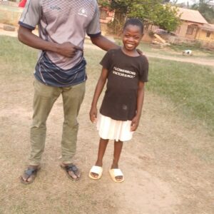 Budowa domu dla głuchoniemego rodzeństwa z Kamerunu Adopcja Serca Maitri Adopcja duchowa pomoc Afryce pomoc ubogim pomoc głuchoniemym jałmużna Kamerun 010