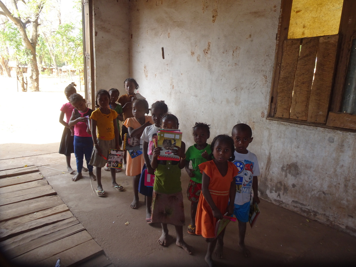 Budowa 6-klasowego budynku szkolnego dla szkoły podstawowej w Mananjary (Madagaskar) Adopcja Serca Maitri Adopcja duchowa pomoc Afryce Madagaskar pomoc ubogim werbiści misjonarze pomoc dzieciom edukacja Trzeciego Świata 01
