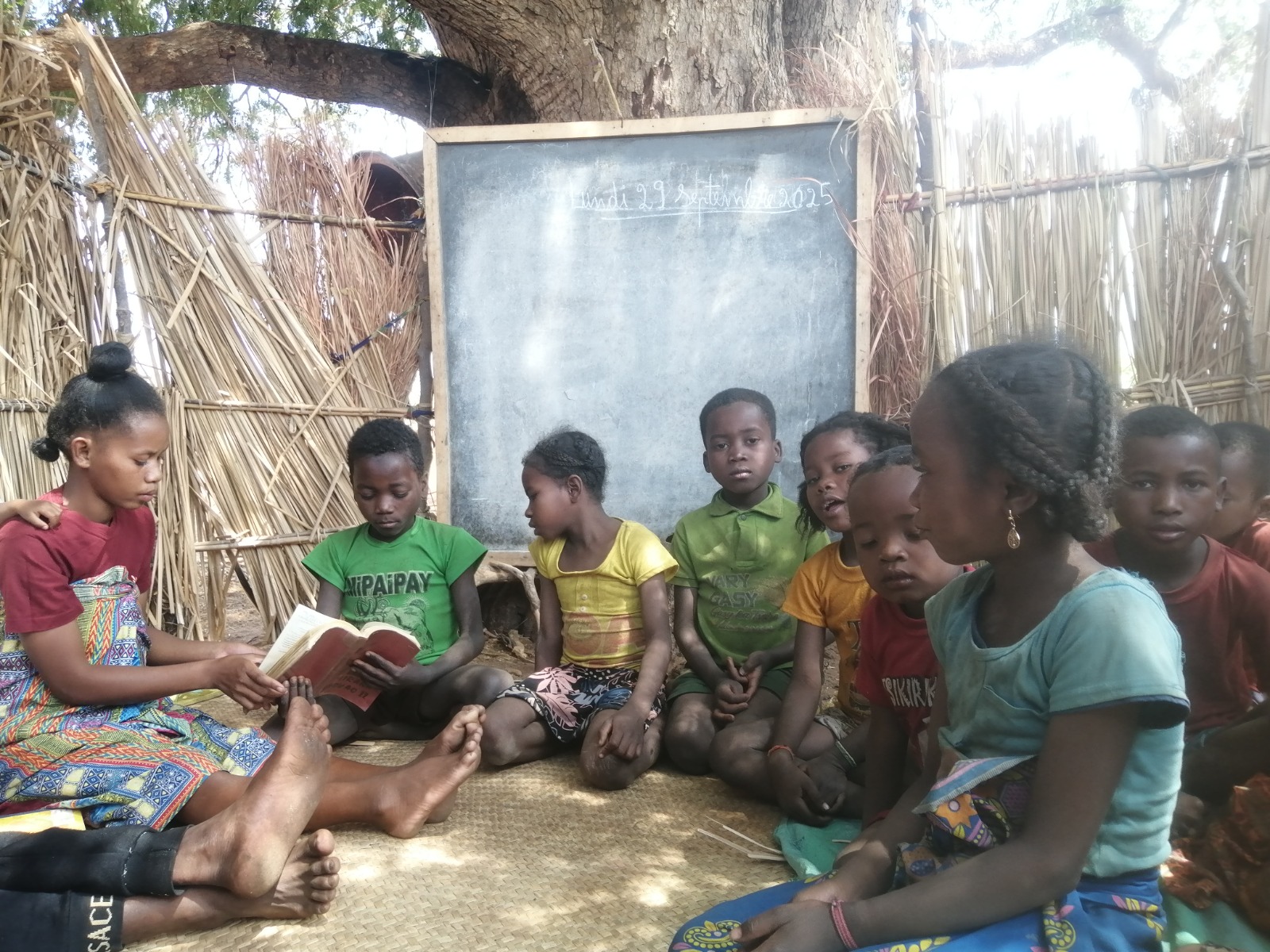 Budowa 6-klasowego budynku szkolnego dla szkoły podstawowej w Mananjary (Madagaskar) Adopcja Serca Maitri Adopcja duchowa pomoc Afryce Madagaskar pomoc ubogim werbiści misjonarze pomoc dzieciom edukacja Trzeciego Świata 02