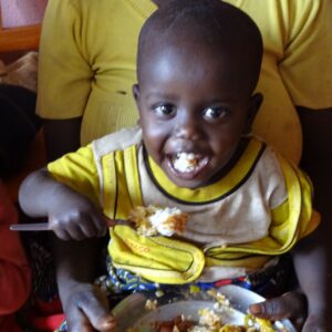 Posiłki dla 250 dzieci w Burundi. Pomoc dla przedszkola „Dzieciątka Jezus” pomoc Afryce pomoc ubogim Maitri Adopcja Serca Adopcja duchowa jałmużna pomoc dzieciom Burundi 01