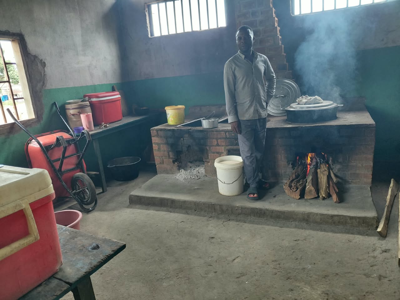 Posiłki dla 250 dzieci w Burundi. Pomoc dla przedszkola „Dzieciątka Jezus” pomoc Afryce pomoc ubogim Maitri Adopcja Serca Adopcja duchowa jałmużna pomoc dzieciom Burundi 04