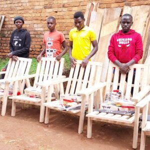 Wyprawki zawodowe dla młodzieży w Buraniro, Burundi pomoc Afryce pomoc ubogim Siostry Kanoniczki Ducha Świętego Maitri Adopcja Serca jałmużna Adopcja duchowa 01