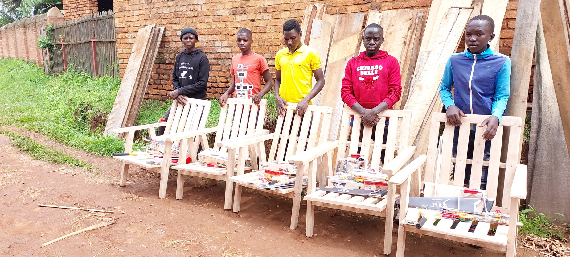 Wyprawki zawodowe dla młodzieży w Buraniro, Burundi pomoc Afryce pomoc ubogim Siostry Kanoniczki Ducha Świętego Maitri Adopcja Serca jałmużna Adopcja duchowa 01